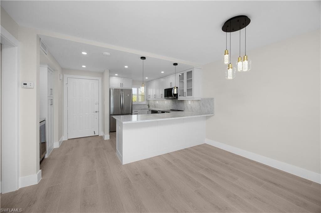 21 High Point CIR E 409-18