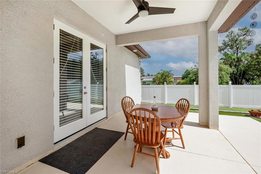3196 Connecticut AVE, NAPLES FL 34112-32