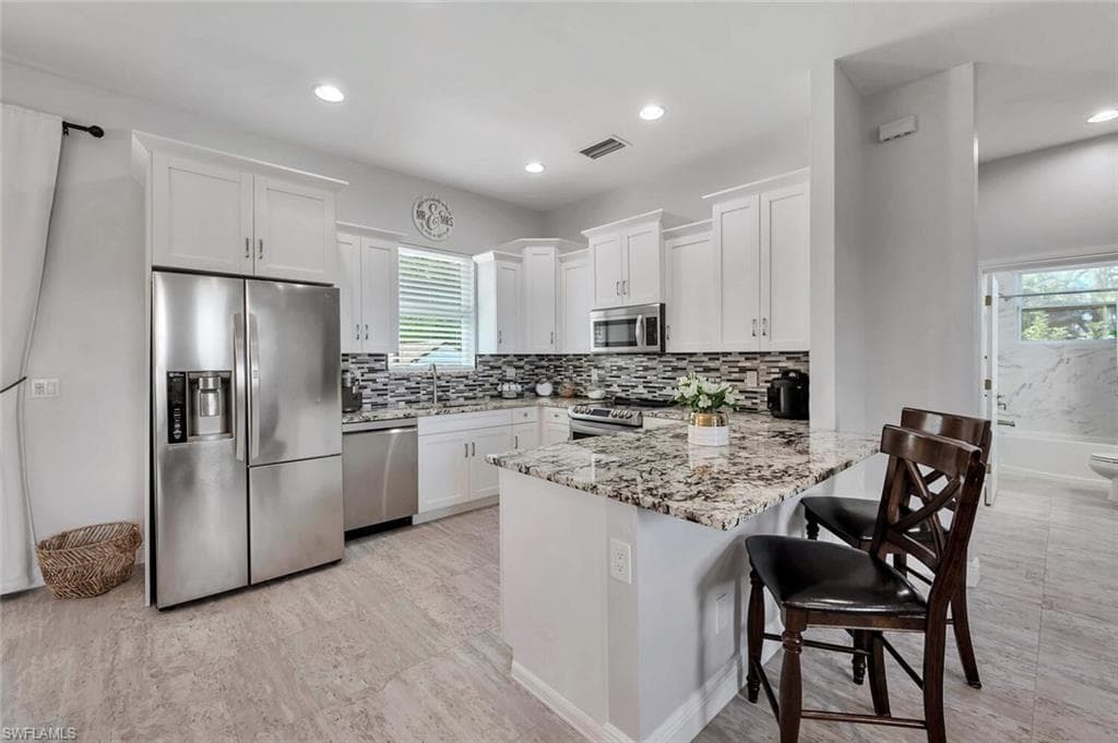 3196 Connecticut AVE, NAPLES FL 34112-14