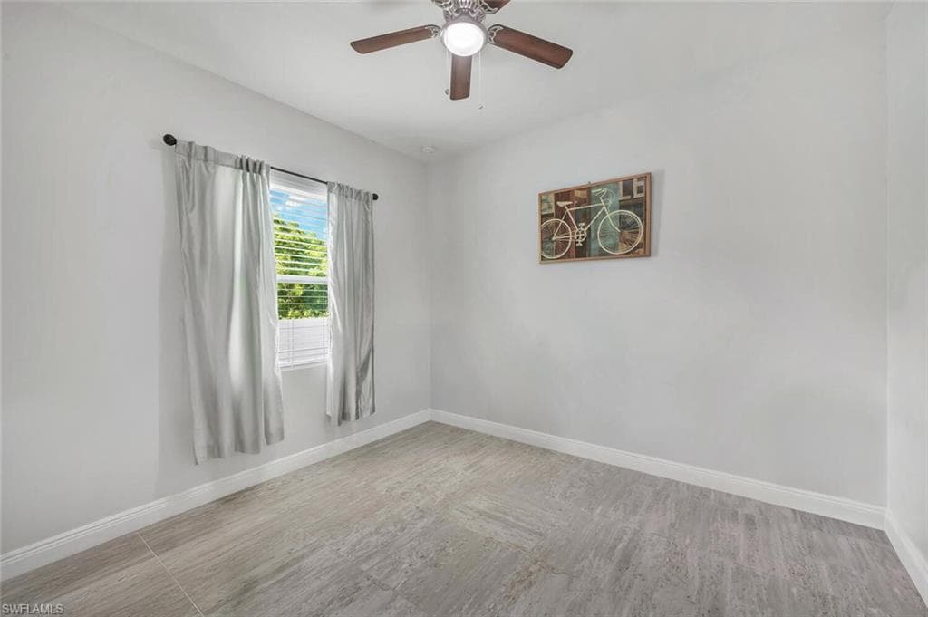 3196 Connecticut AVE, NAPLES FL 34112-20