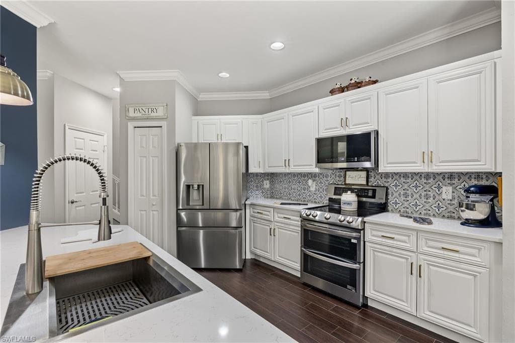 9154 Estero River CIR-4