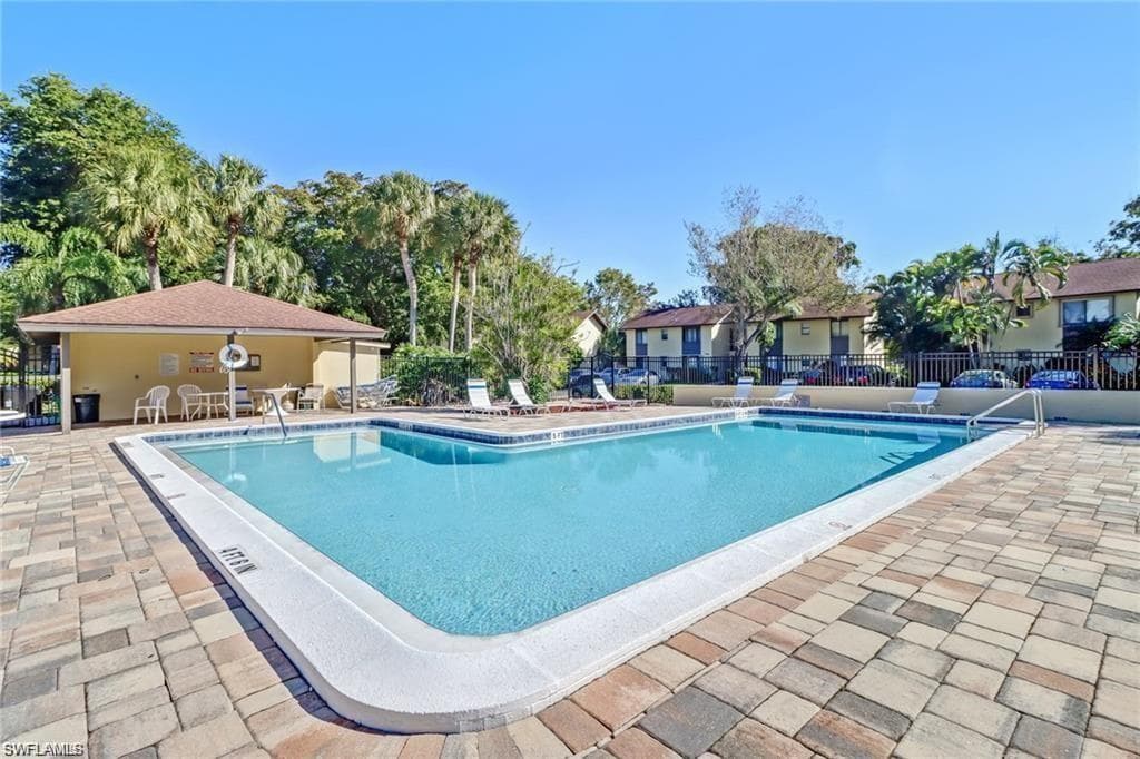 1390 Green Valley CIR # 1101, NAPLES FL 34104-2