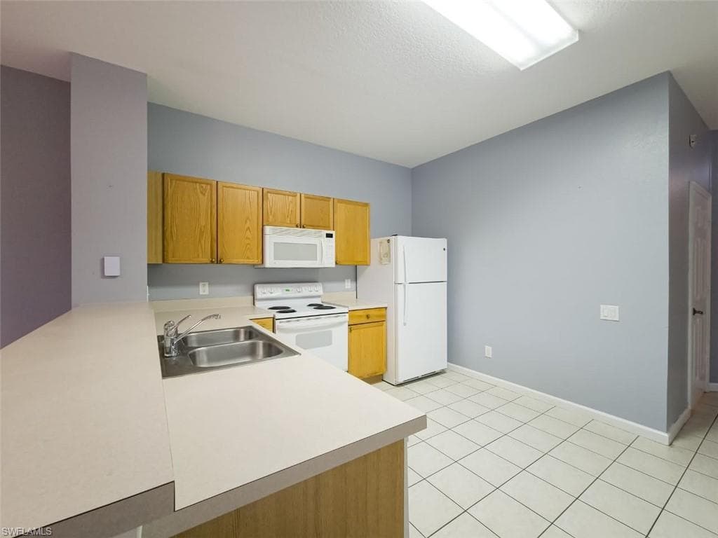 2332 SILVER PALM DR, KISSIMMEE FL 34747-3