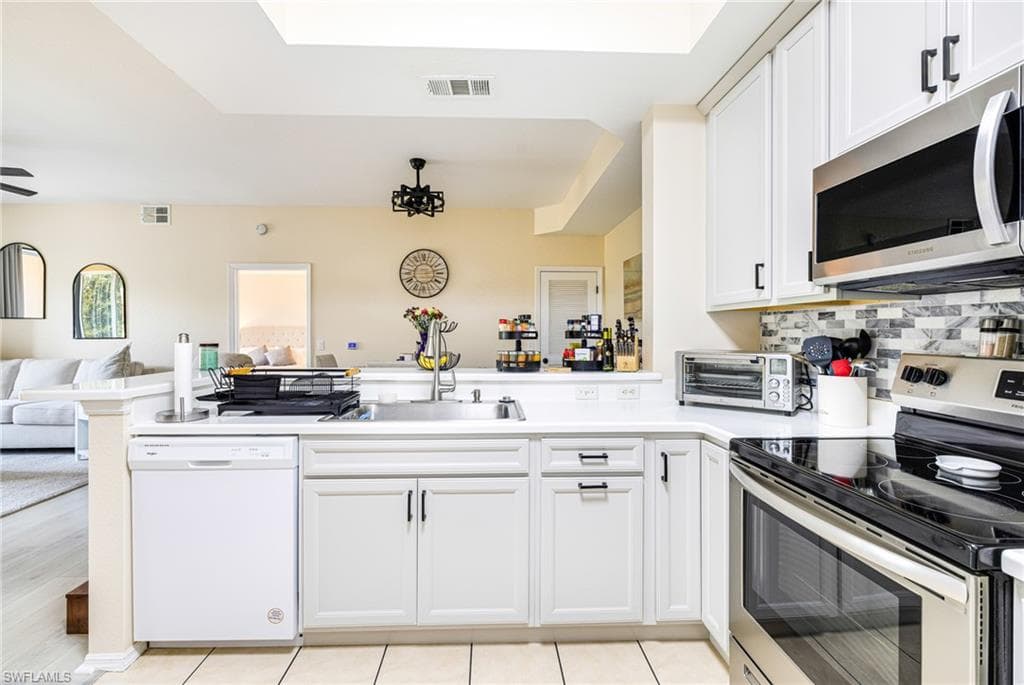 9055 Colby DR 2213-5