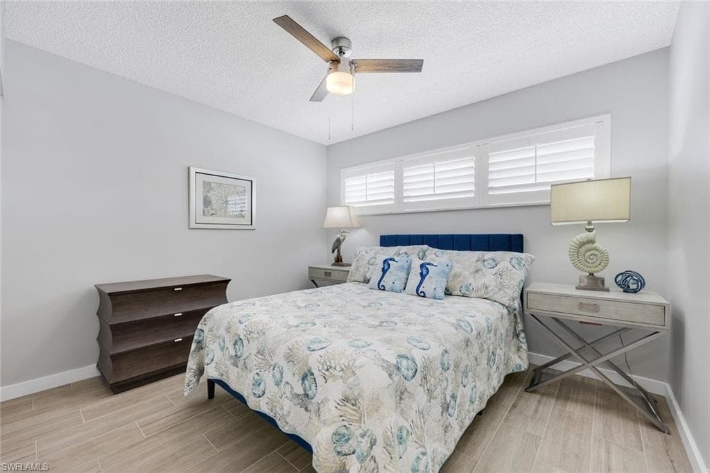 668 Broad AVE S # J668, NAPLES FL 34102-12