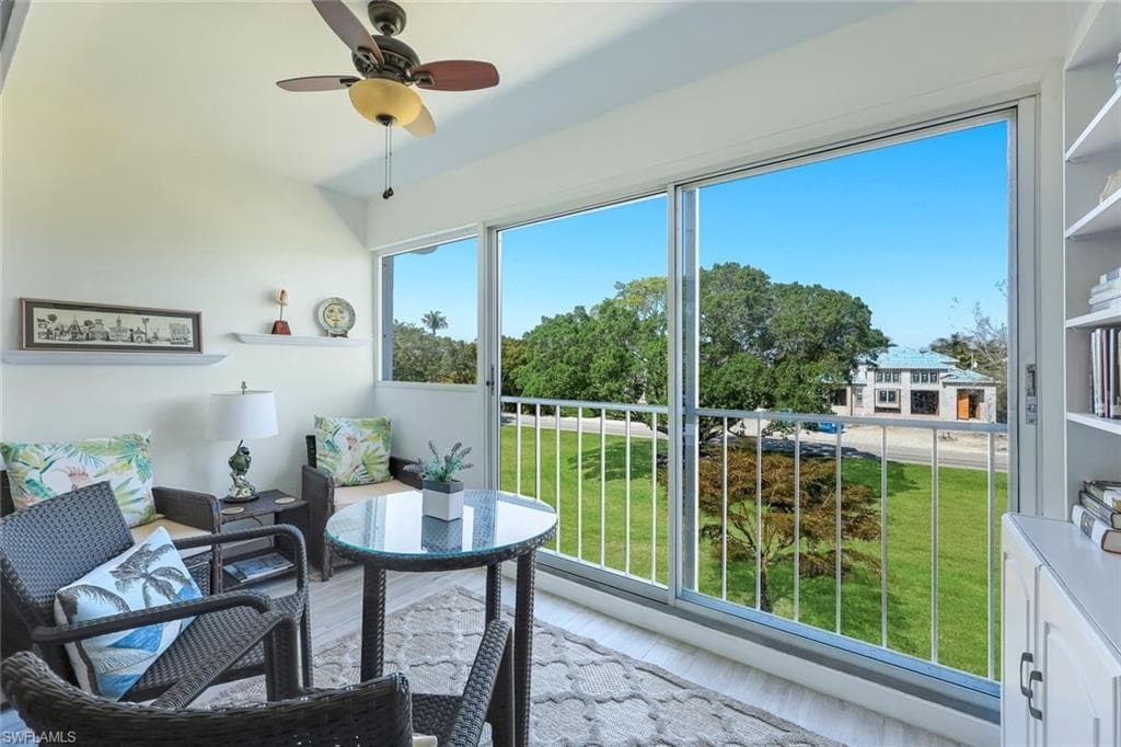 668 Broad AVE S # J668, NAPLES FL 34102-15