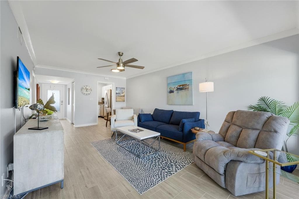 668 Broad AVE S # J668, NAPLES FL 34102-2