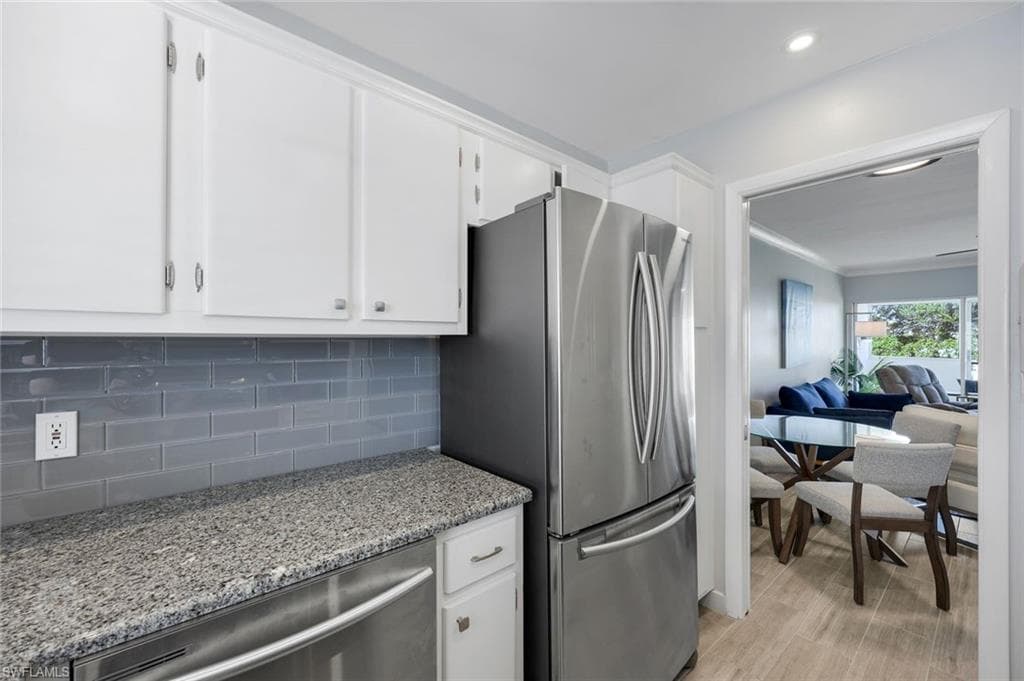 668 Broad AVE S # J668, NAPLES FL 34102-7