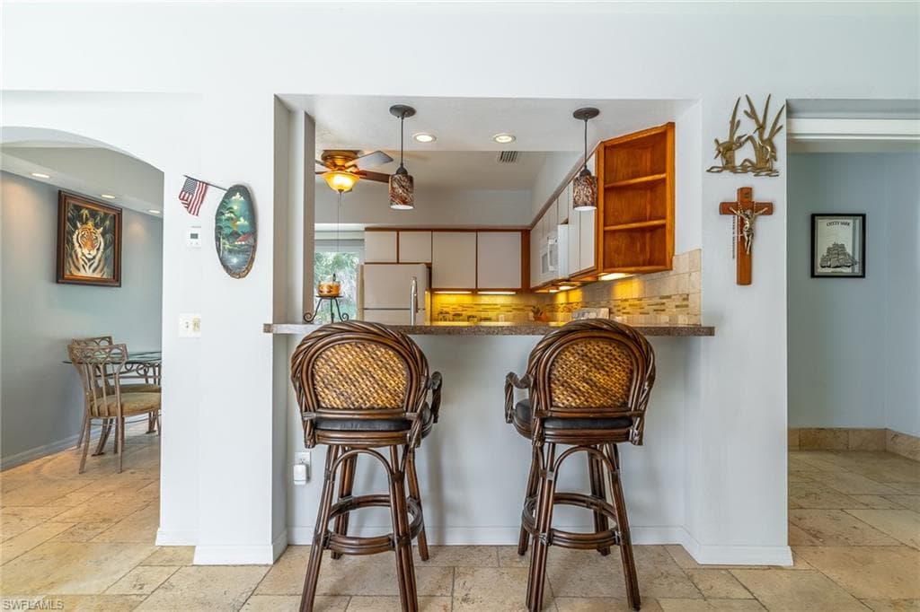 2940 Newman DR-19