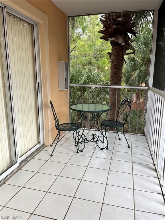 1615 Windy Pines DR # 10, NAPLES FL 34112-9