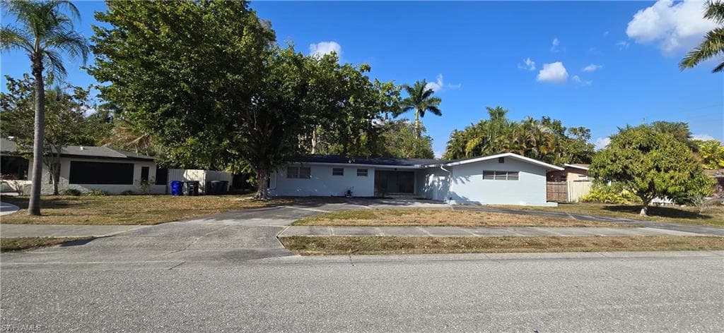 1557 Moreno AVE, FORT MYERS FL 33901-21