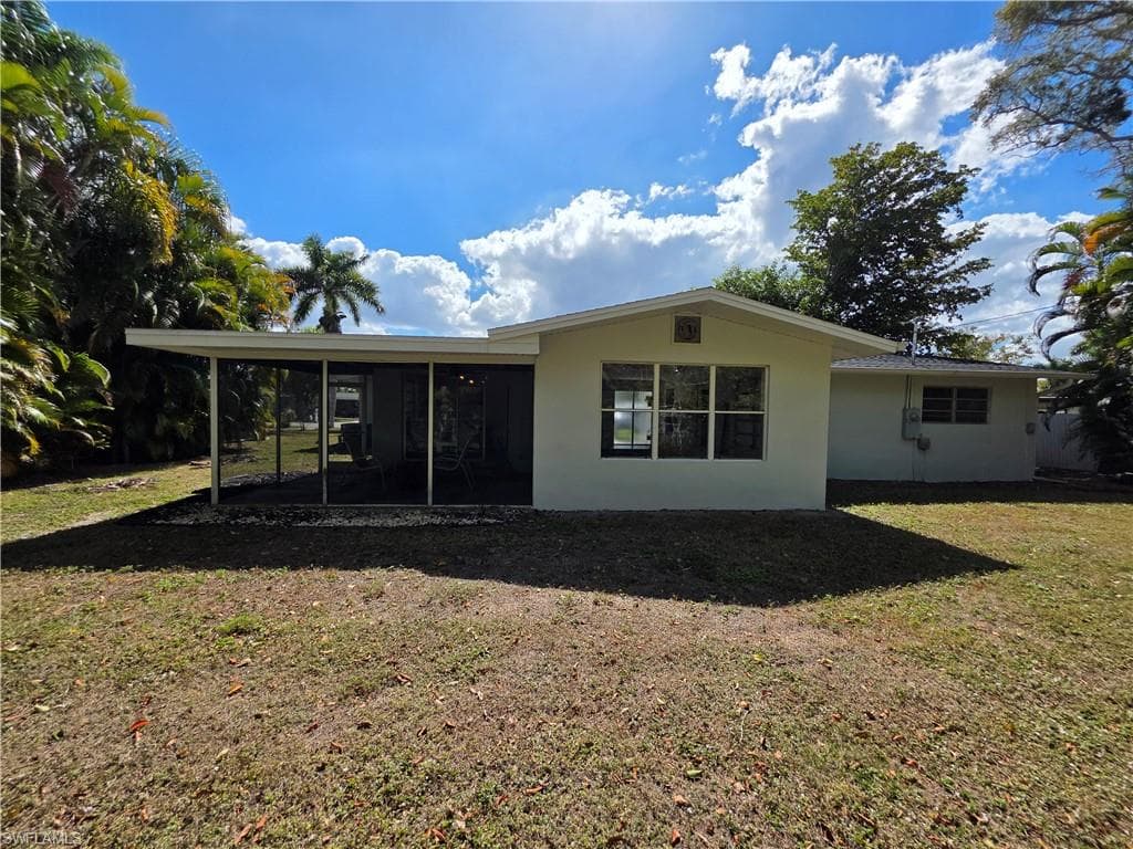 1557 Moreno AVE, FORT MYERS FL 33901-17