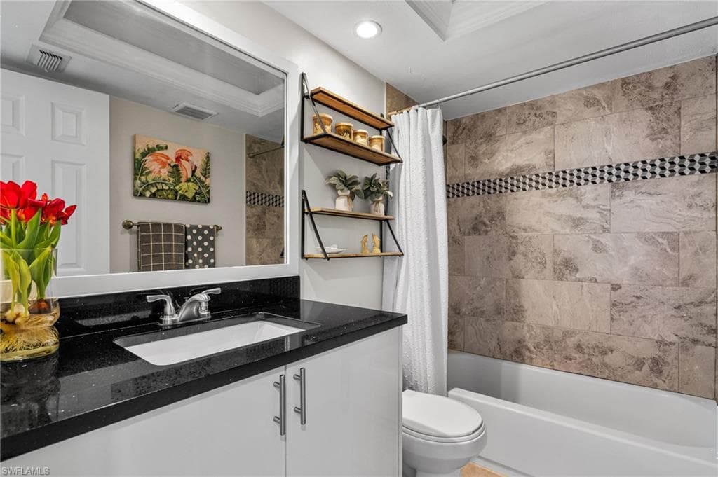 4616 Skyline BLVD 207-16