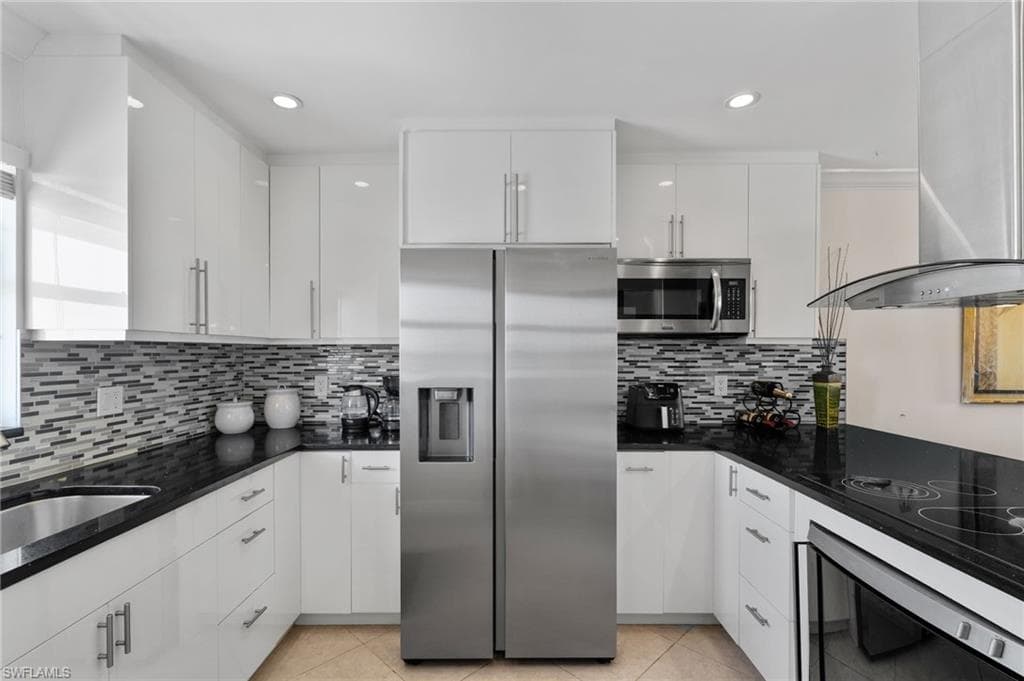 4616 Skyline BLVD 207-9