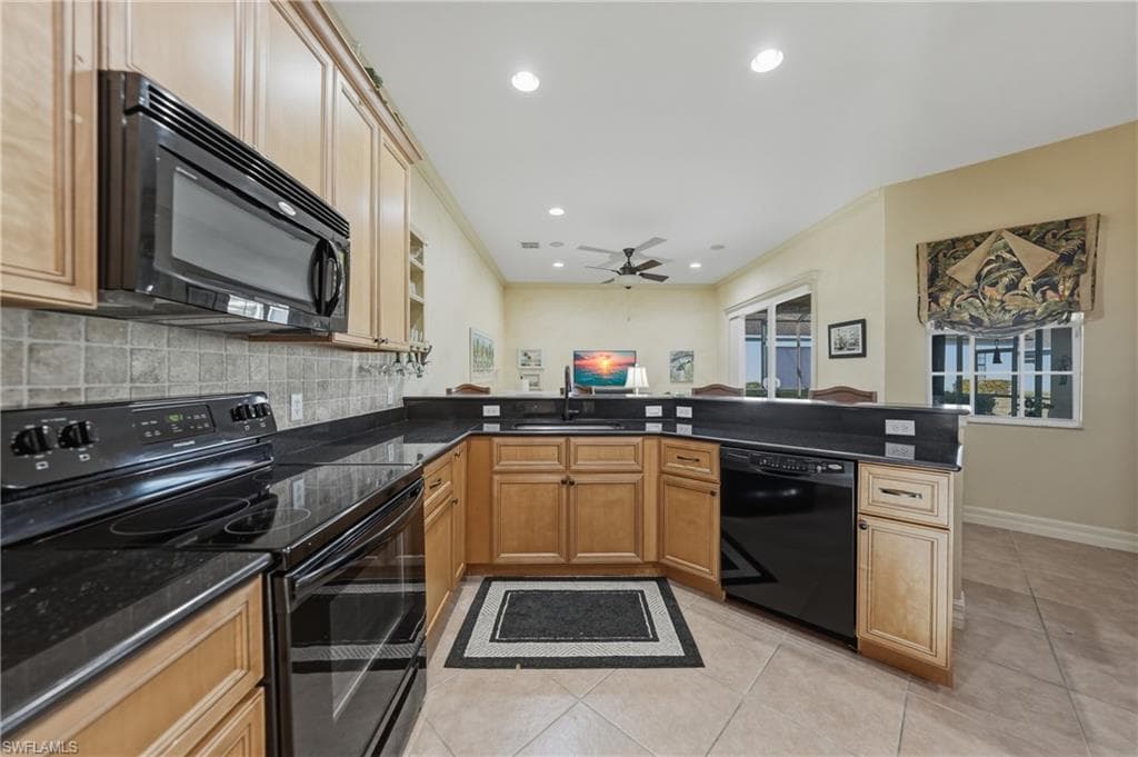 9149 Leatherwood LOOP, LEHIGH ACRES FL 33936-6