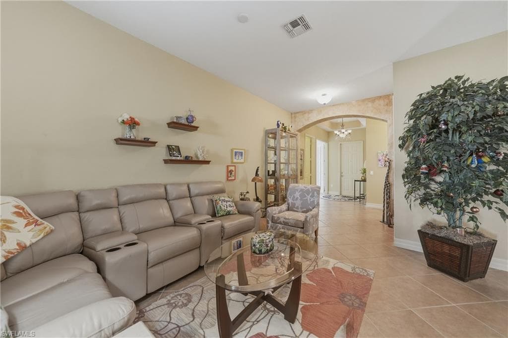9149 Leatherwood LOOP, LEHIGH ACRES FL 33936-2