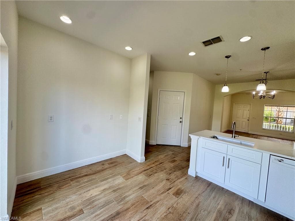 3255 Tamara DR 4-15