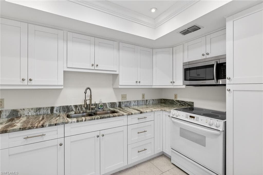 3916 SE 11TH PL 503-8