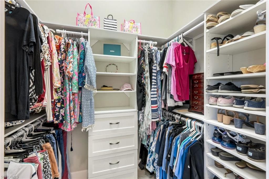 28440 Burano DR-13