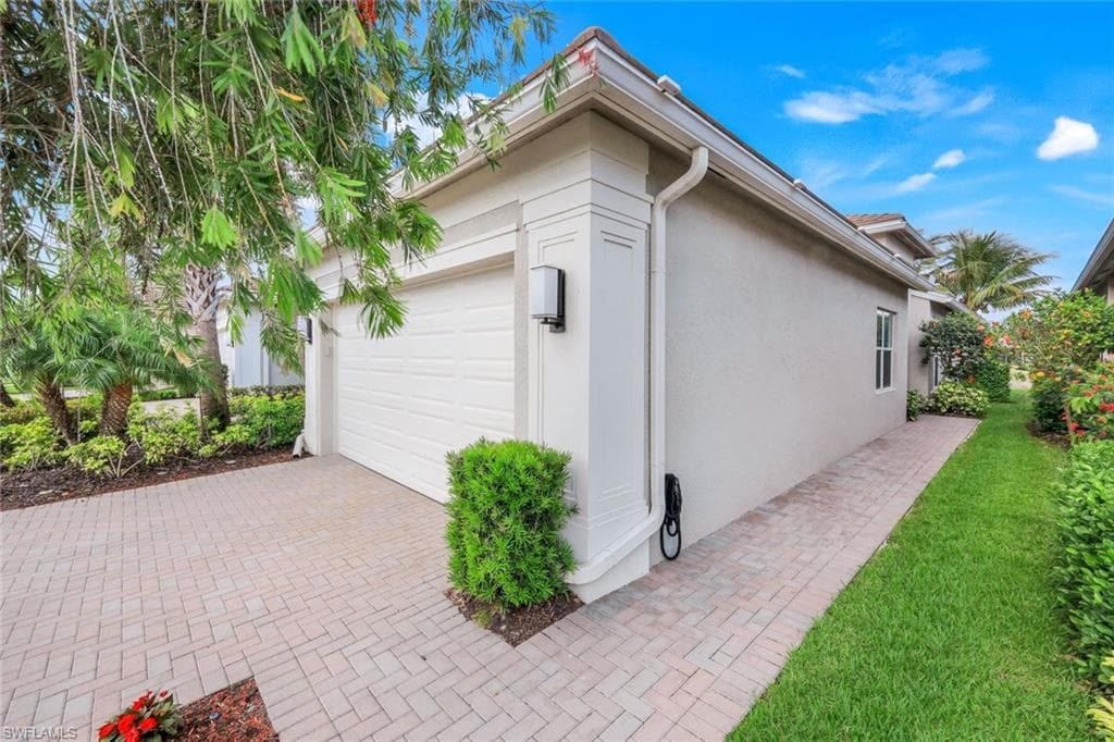 28440 Burano DR-28