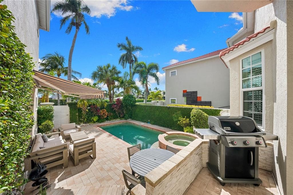 443 8th AVE S 104-40