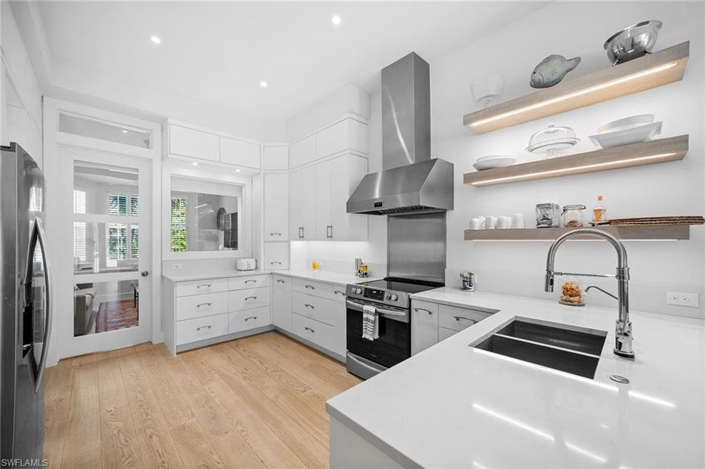 443 8th AVE S 104-12