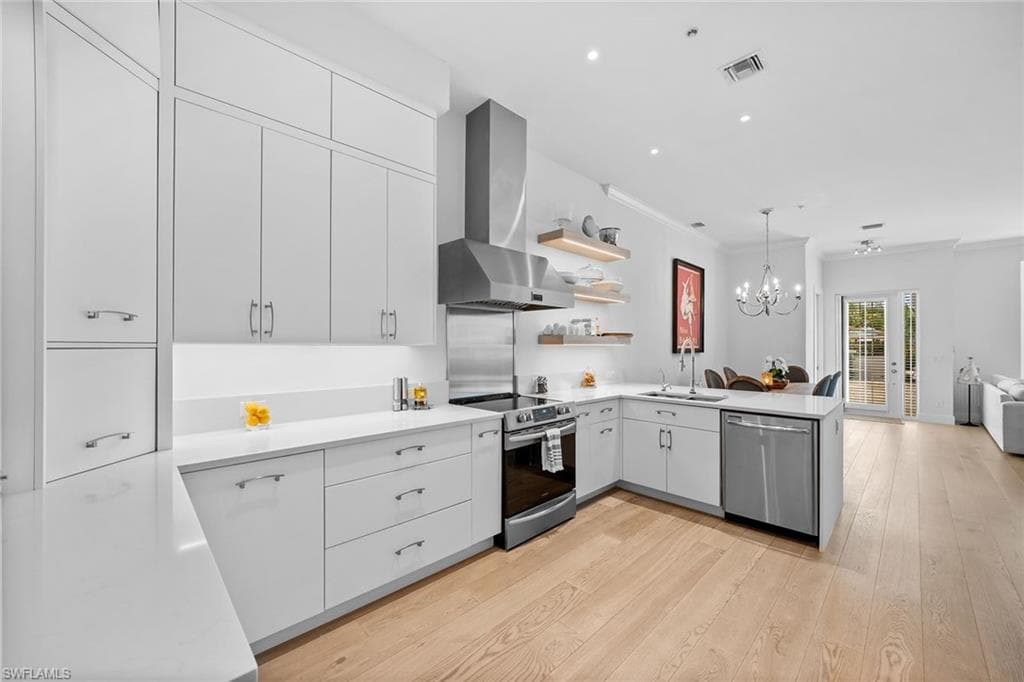 443 8th AVE S 104-14