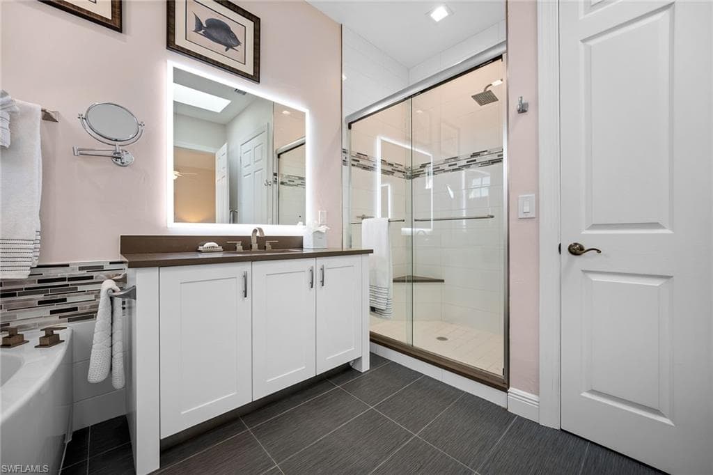 443 8th AVE S 104-24