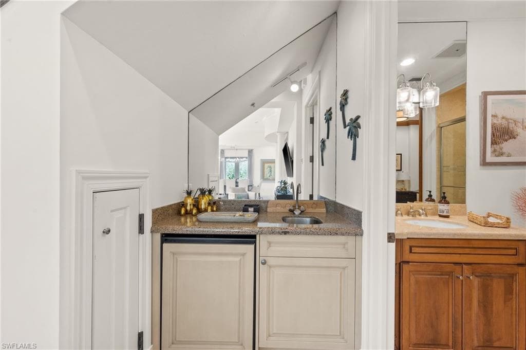 380 10TH ST S 202-16