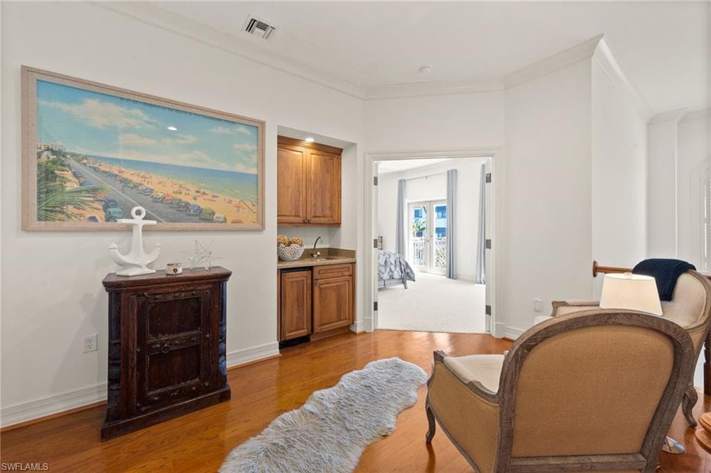 380 10TH ST S 202-23