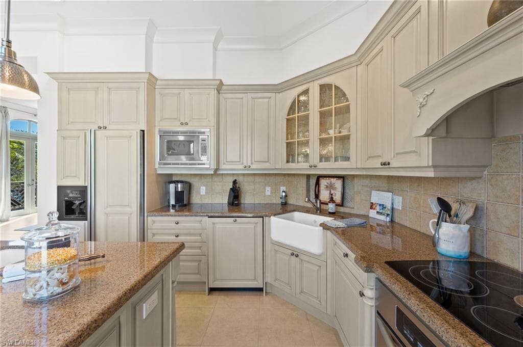 380 10TH ST S 202-13
