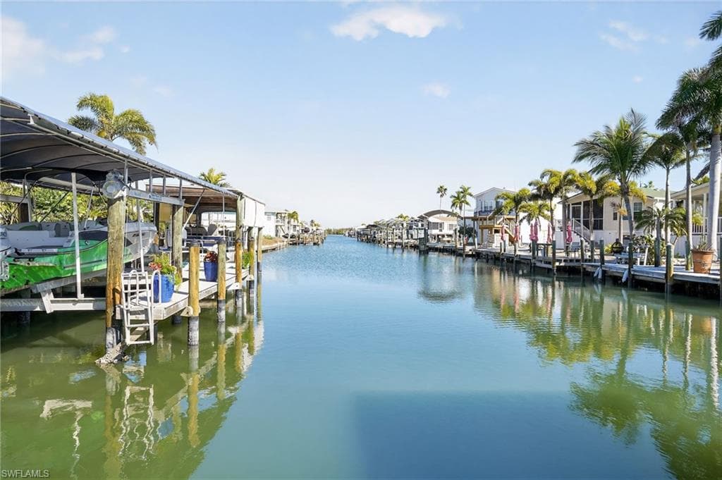 1595 Main ST-2