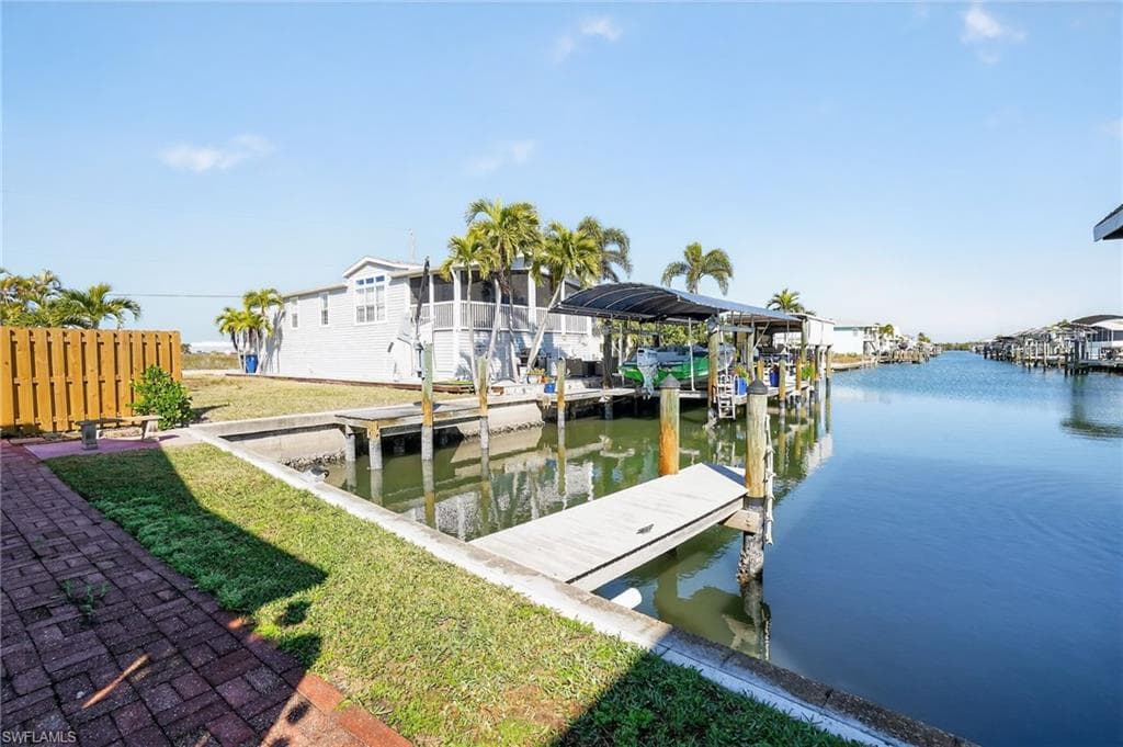1595 Main ST-23