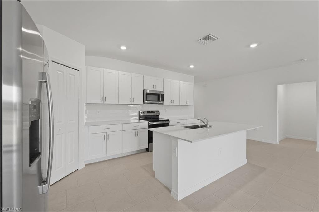 11913 Savanna Lakes BLVD, LEHIGH ACRES FL 33974-11
