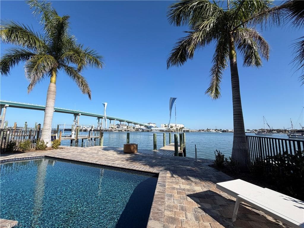 280 Primo DR, FORT MYERS BEACH FL 33931-2