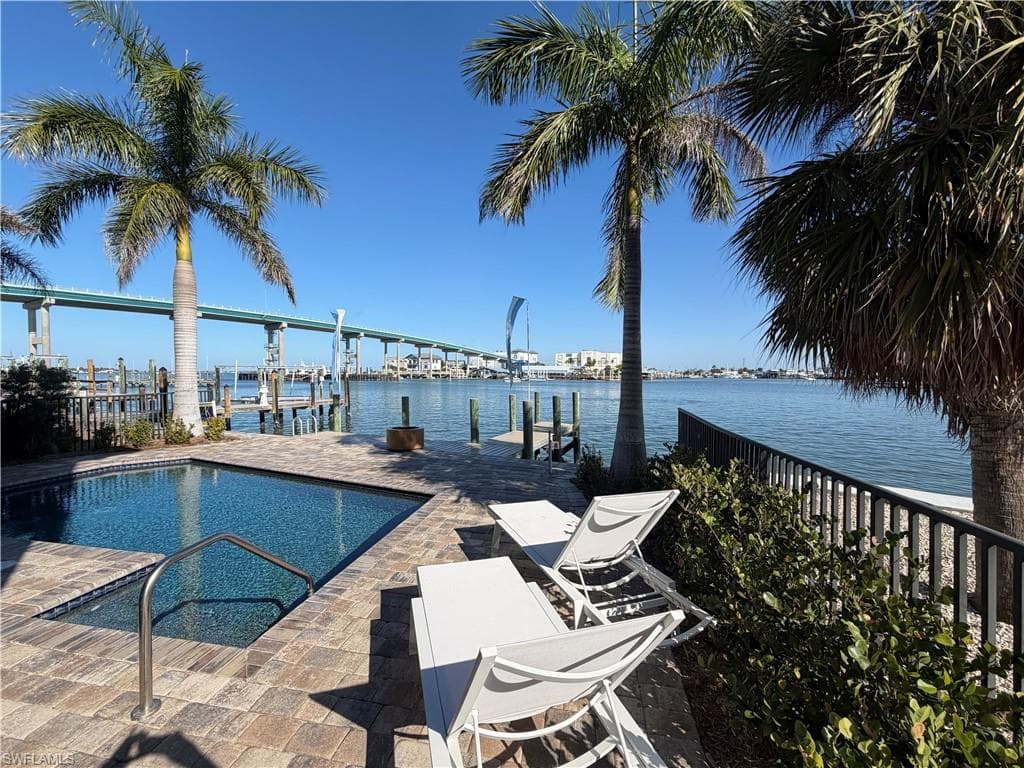 280 Primo DR, FORT MYERS BEACH FL 33931-31