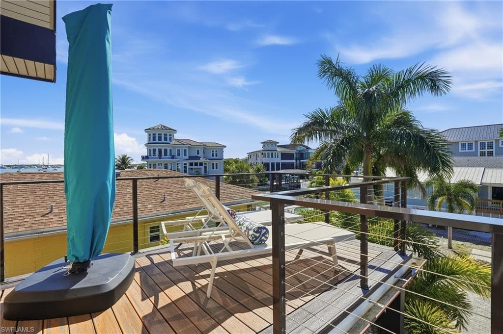 280 Primo DR, FORT MYERS BEACH FL 33931-28