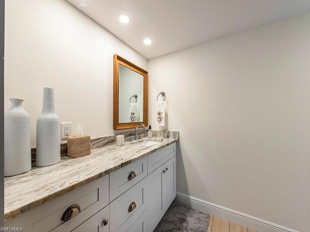 746 Eagle Creek DR 101-6