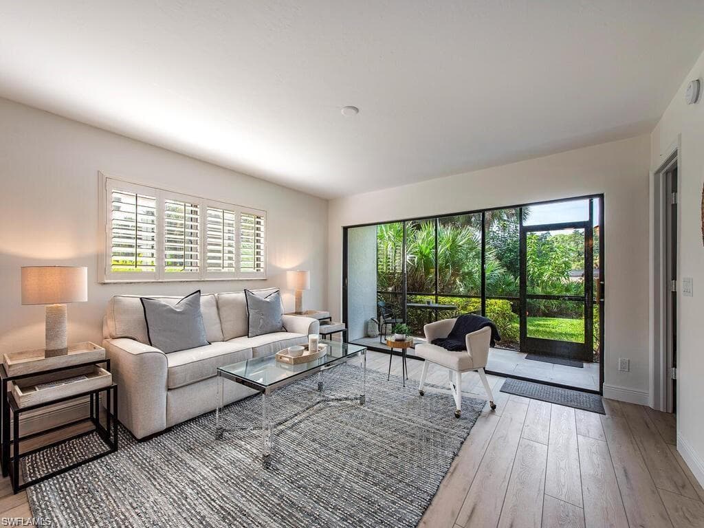 746 Eagle Creek DR 101-2