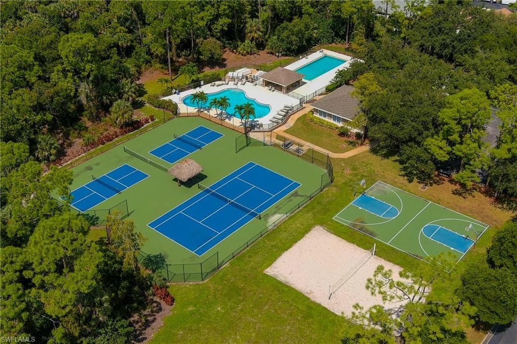 5060 Coldstream LN, NAPLES FL 34104-27