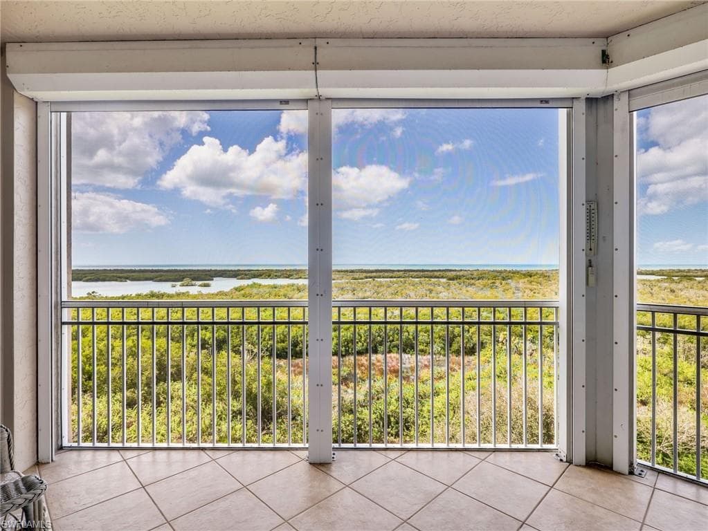 1001 Arbor Lake DR 707-1