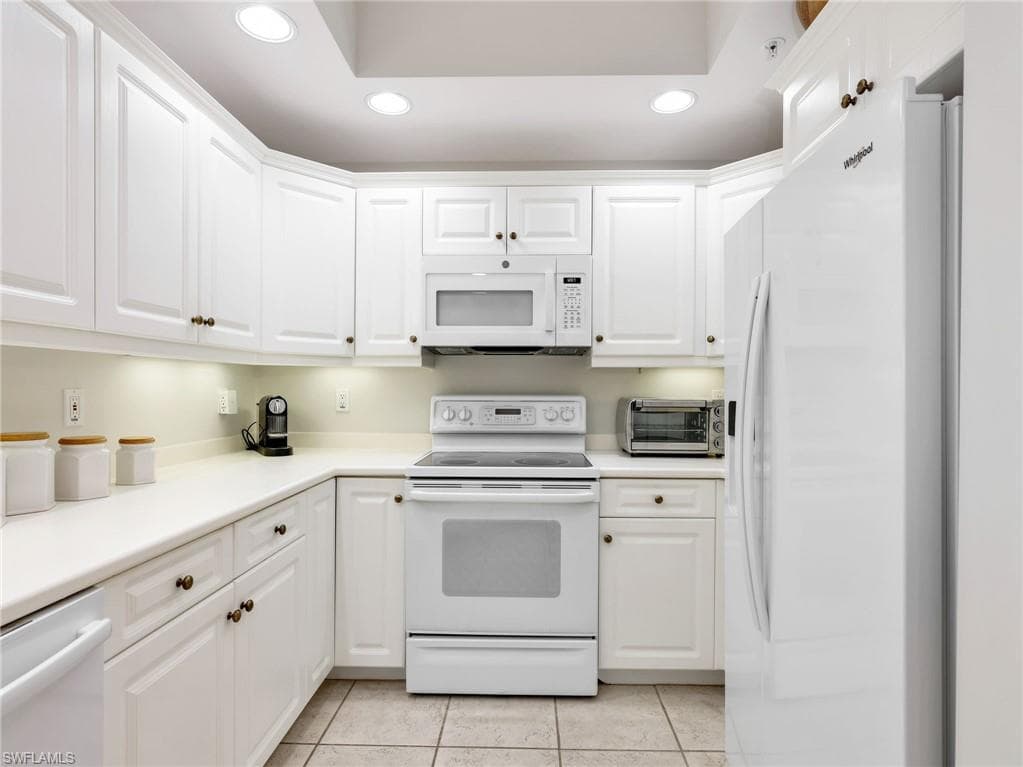 1001 Arbor Lake DR 707-16