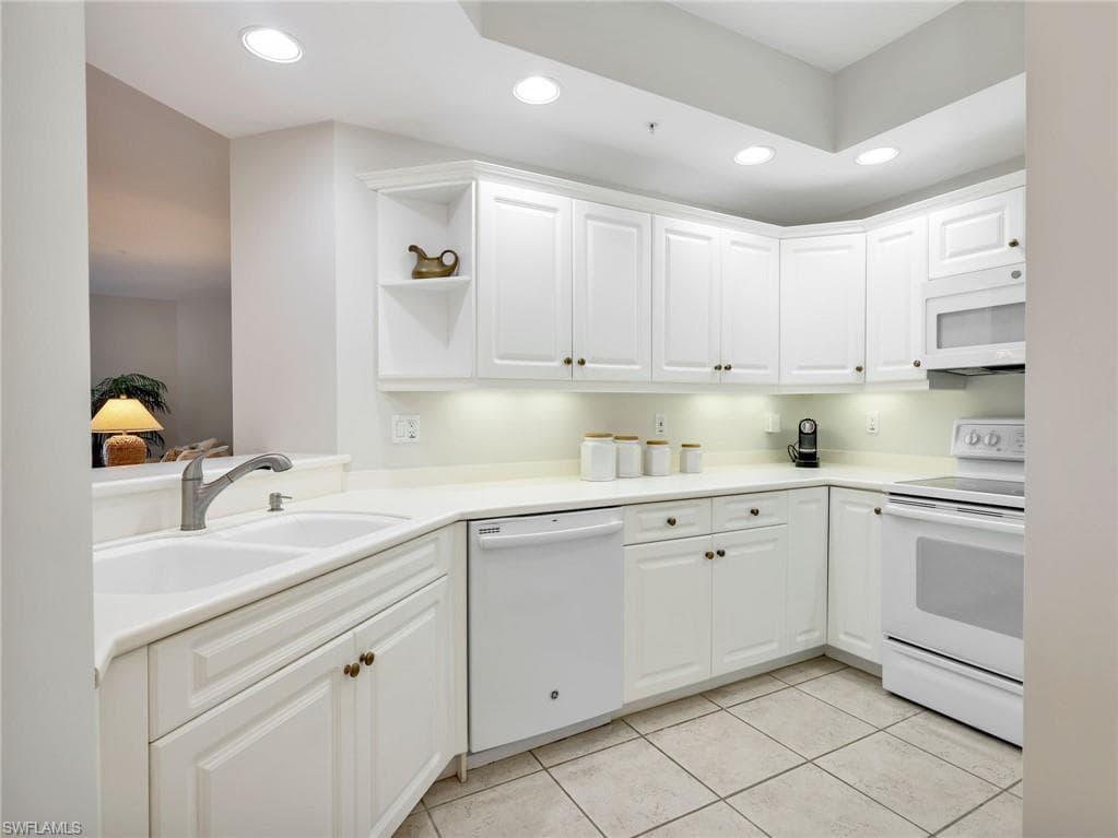 1001 Arbor Lake DR 707-15