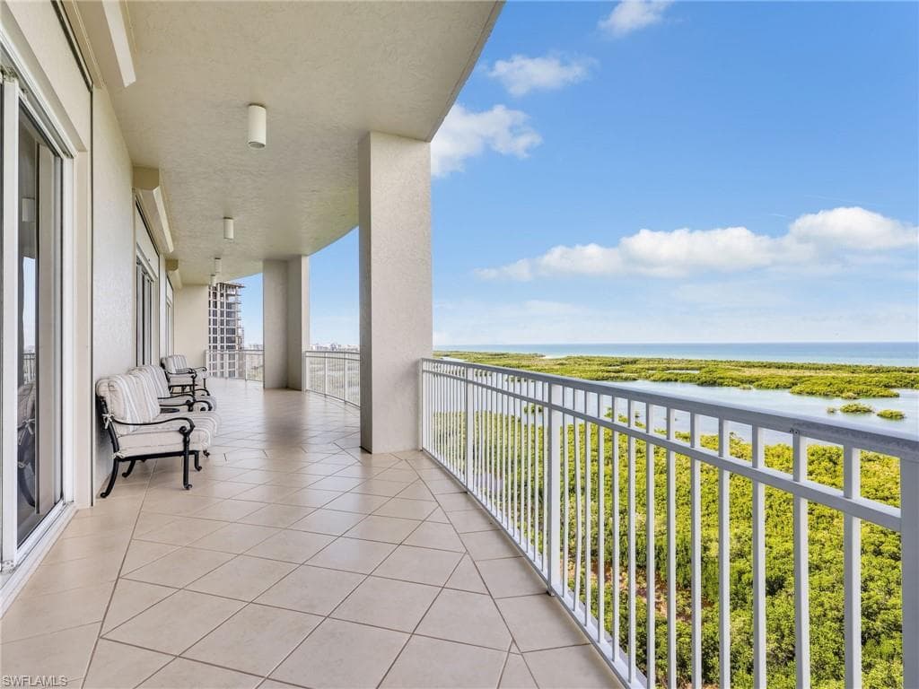 1001 Arbor Lake DR 707-32