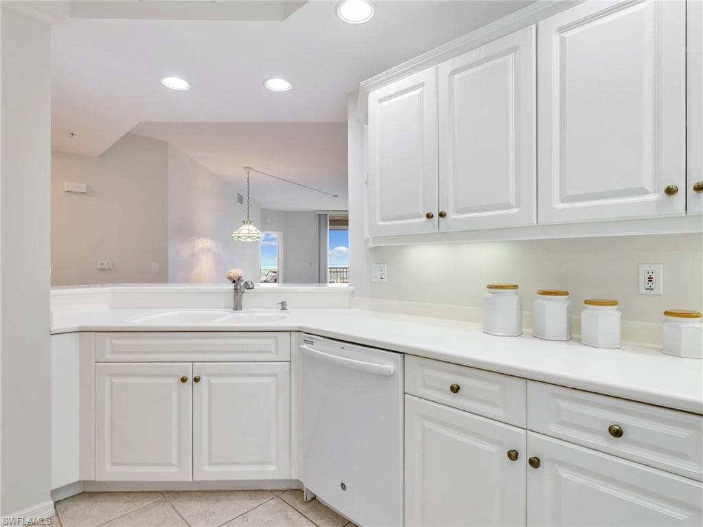 1001 Arbor Lake DR 707-14