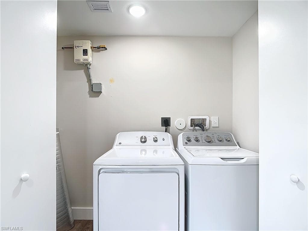 2505 Storter AVE, NAPLES FL 34112-37