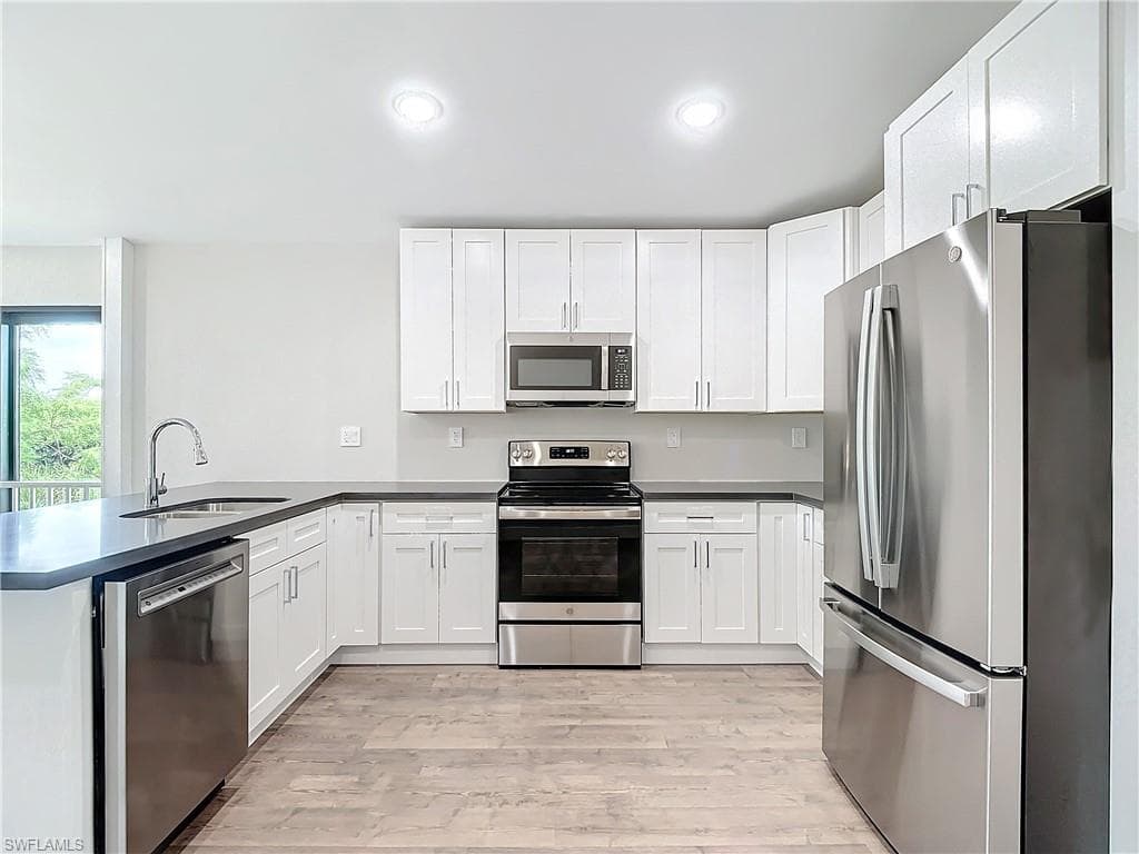 2505 Storter AVE, NAPLES FL 34112-13