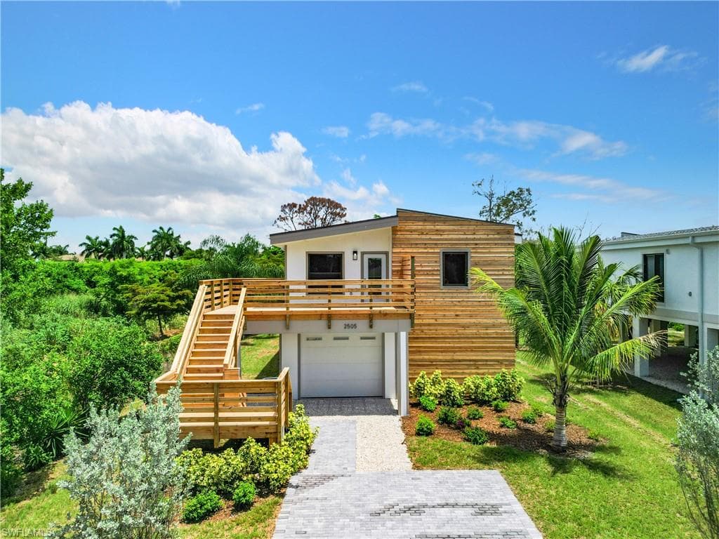 2505 Storter AVE, NAPLES FL 34112-39