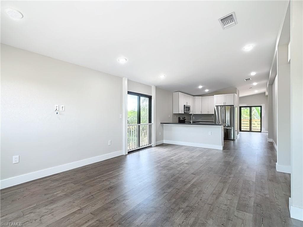 2505 Storter AVE, NAPLES FL 34112-3
