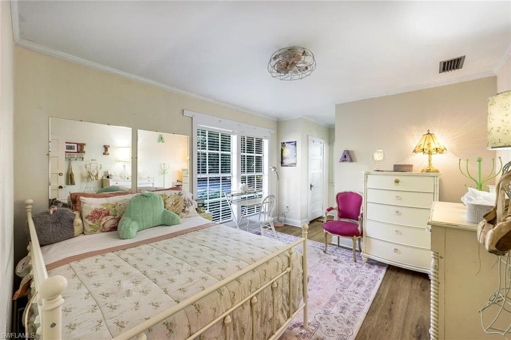 1321 Donna DR-22